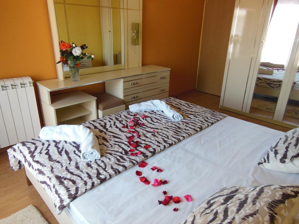 Apartment Petrovic Ulcinj Zimmer foto
